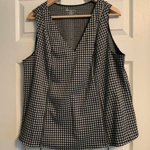 Lane Bryant ladies houndstooth sleeveless top. Plus size 18/20. Never worn.